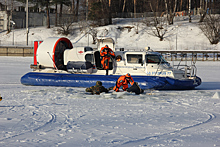 Спасатели САО патрулируют места зимнего отдыха горожан