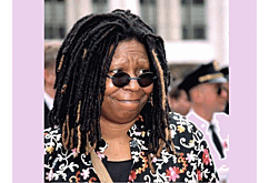 После высказываний о Холокосте Вупи Голдберг отстранили от ведения телепрограммы The View