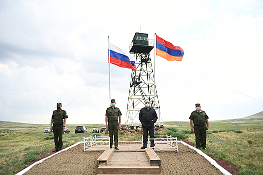 Как российские пограничники спасали Армению