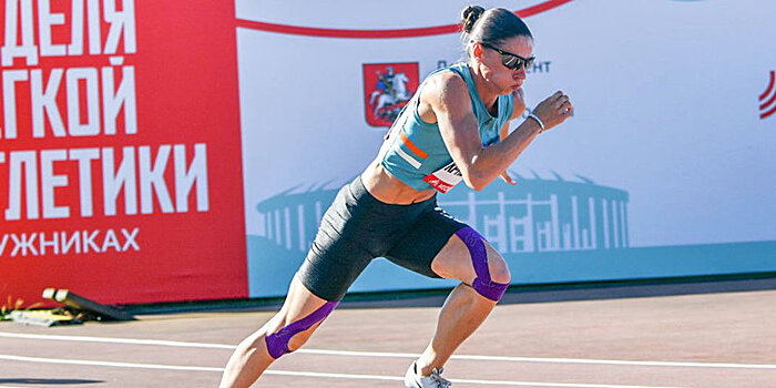 Кривошапка победила в беге на дистанции 400 м на «Мемориале братьев Знаменских»