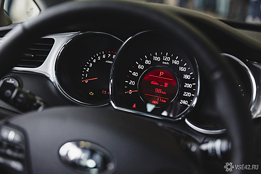 В Новокузнецке мать посадила за руль ребенка и сильно об этом пожалела