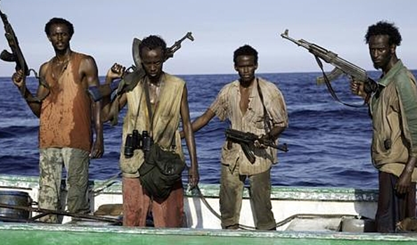 Пираты пообещали убить российских моряков