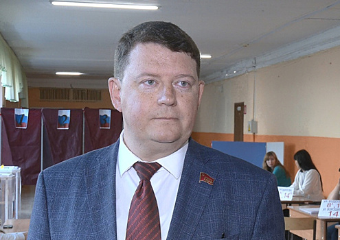 В Новокуйбышевске проголосовал кандидат в губернаторы Алексей Лескин