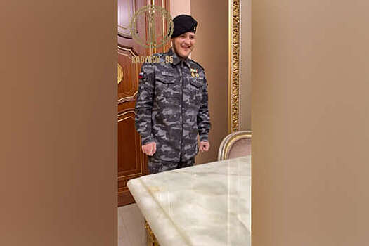 Кадыров показал видео ужина с сыном Адамом на фоне слухов о ДТП