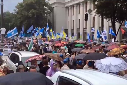 СМИ: Протестующие в Киеве могут заночевать на месте митинга