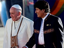 Папа Римский Франциск попробовал чай из листьев коки