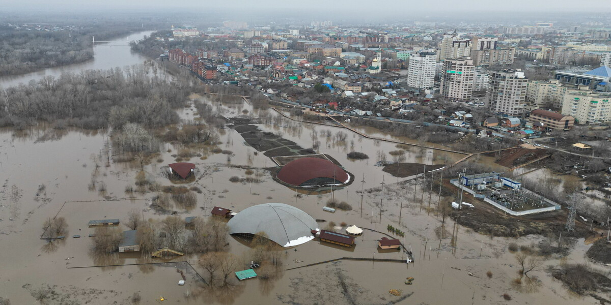 Уровень воды в реке Урал в Оренбурге впервые за время паводка начал снижаться