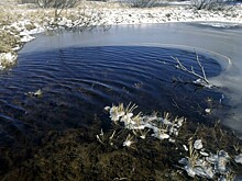 Два КамАЗа провалились под лёд в России