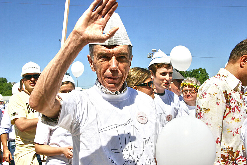 Телеведущий Юрий Николаев на ежегодном театральном фестивале «Bosco di Ciliegi» в Москве, 2009 год