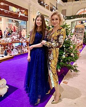 Бабушкой себя не чувствую! Марина Зудина трогательно рассказала о маленькой внучке