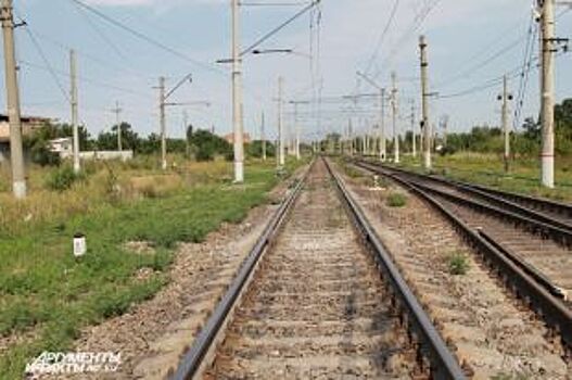 В Репино внедорожник, вылетевший на рельсы, остановил движение электричек