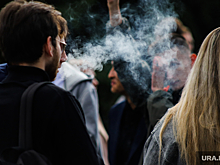 Врачи назвали последствия выдыхания сигаретного дыма через нос