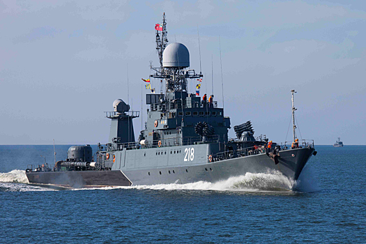 Корабли Балтфлота выполнили одновременно электронные ракетные пуски комплексом "Уран"