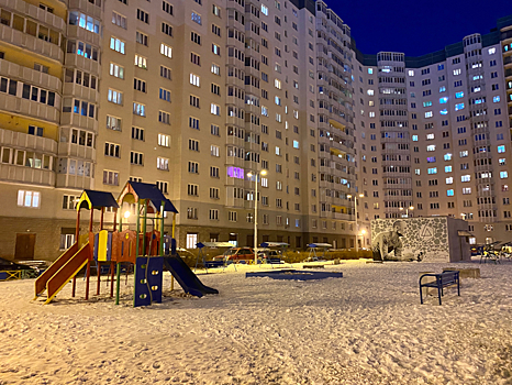 За четыре года в жилых кварталах Петербурга установлено 25 тысяч светильников