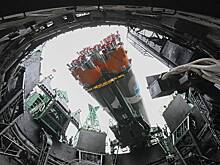 Госкомиссия утвердила экипажи корабля «Союз МС-26»