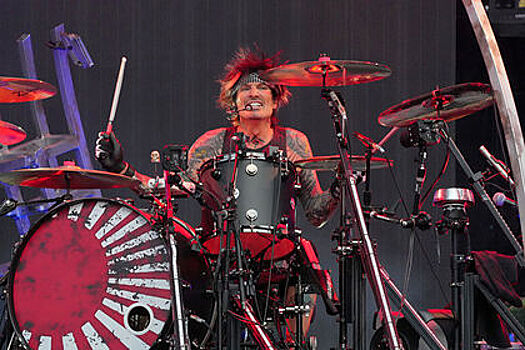 Основатель Mötley Crüe отказался от реюнион-тура из-за сломанных ребер