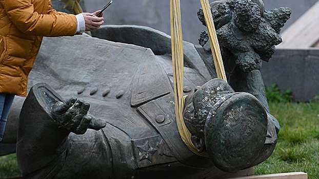 «Духовная смерть»: Кожевникова отреагировала на снос памятника маршалу Коневу в Праге