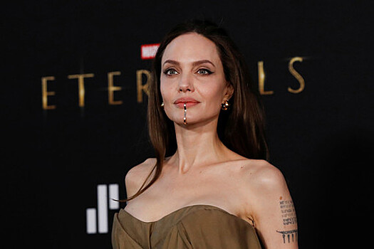 Актриса Анджелина Джоли сделала новое окрашивание волос в технике балаяж