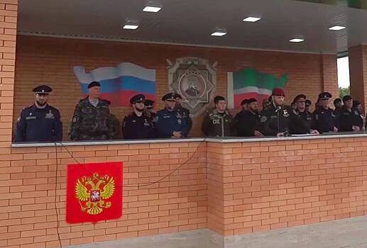 Военблогеры раскритиковали видео с сыном Кадырова и гербом России без крестов