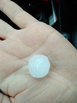 На трассе М8 на отрезке между Вологдой и Грязовцем прошел сильный град