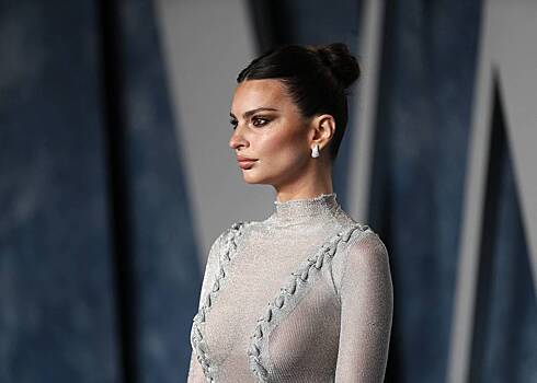 Эмили Ратаковски подтвердила роман с Гарри Стайлсом