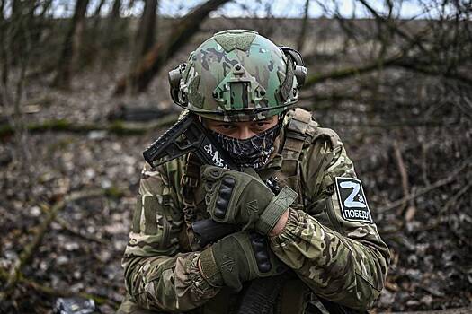 Доползший до российских позиций с раненой рукой боец СВО рассказал об операции в подвале