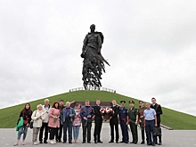 Делегация Губкинского университета посетила Ржевский мемориал Советскому солдату