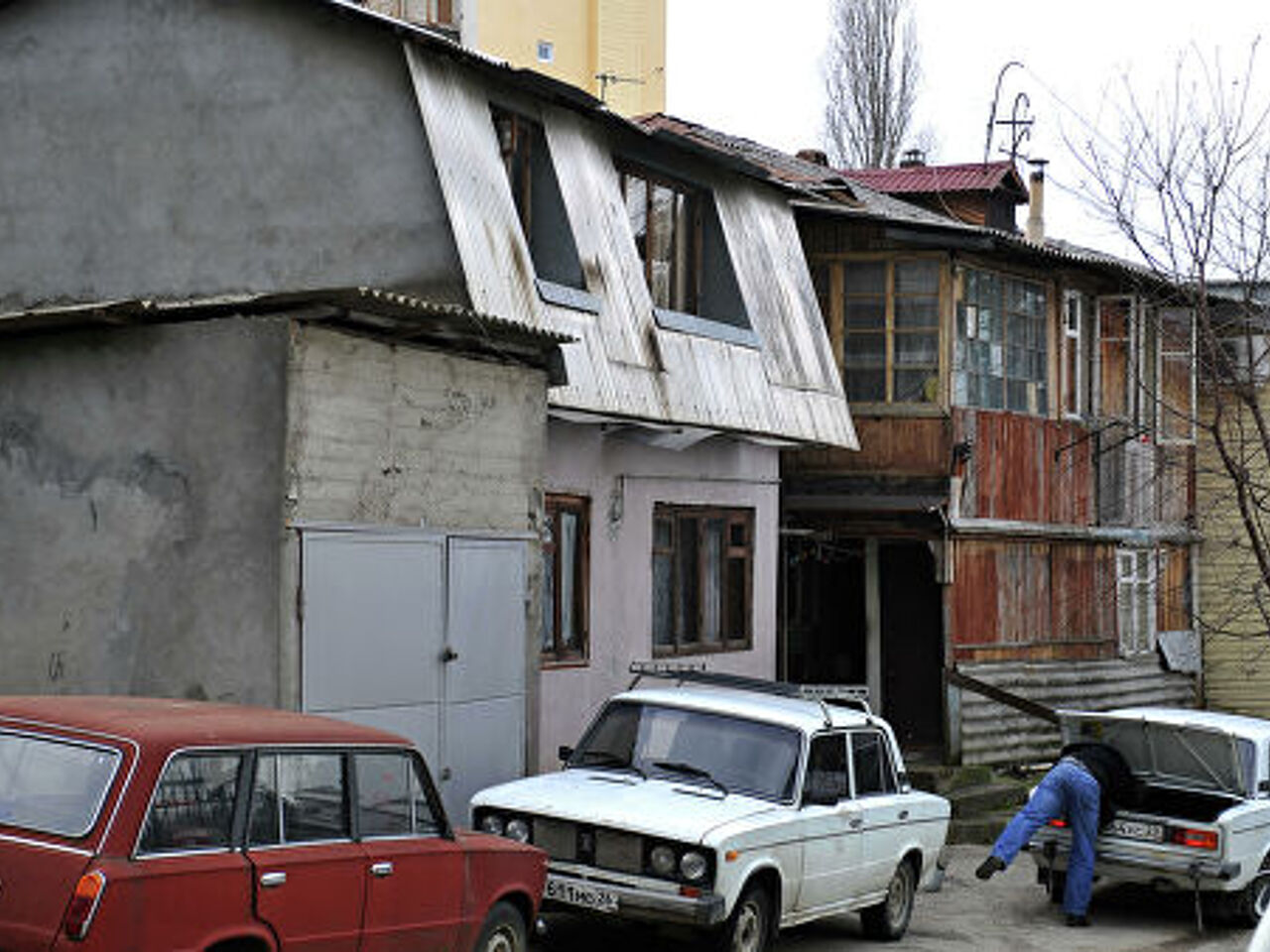 Власти Сочи считают жилые гаражи серьезной проблемой для города -  Рамблер/финансы