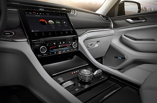 На машинах FCA опробуют нового голосового помощника Amazon