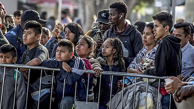 Американский суд дал ход депортации десятков тысяч мигрантов