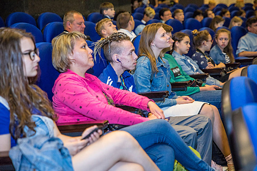 Юных авторов видеороликов о победах наградили в музее