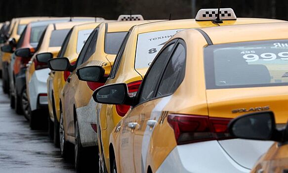 Россияне стали больше тратить на такси