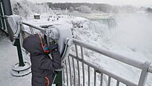 В США "замерз" Ниагарский водопад