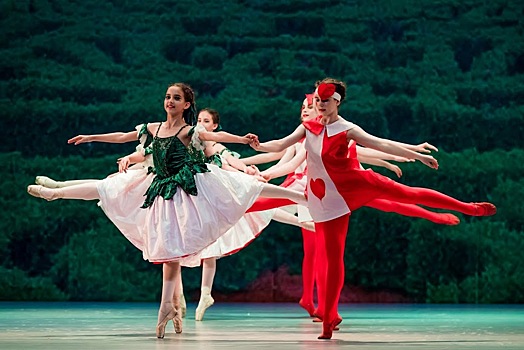 Юные балерины из Владивостока целый месяц гастролировали в Китае