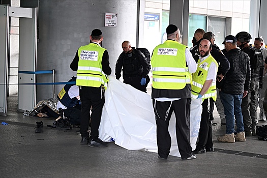 Ynet: Не менее четырех человек пострадали при поножовщине на автовокзале Хайфы
