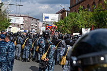 Подавлявших протесты в Ереване полицейских отправляют в оккупированный Карабах