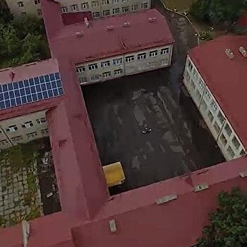 Детей-инвалидов заставляли класть бетонную плитку в киевском интернате – СМИ