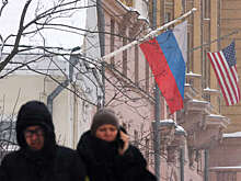 Медведев назвал обращение посольства США к россиянам "пределом моральной деградации"