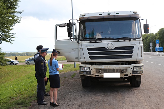 Фура попала под арест на въезде в Кемерово