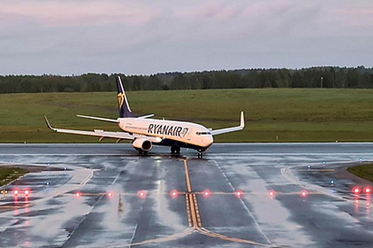 Посадивший рейс Ryanair в Минске диспетчер уехал из Белоруссии