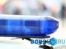 В Ростове водитель BMW врезался в остановку
