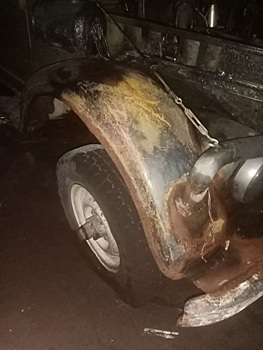 Активисту Тугулыма Серову сожгли автомобиль с помощью «коктейля Молотова»