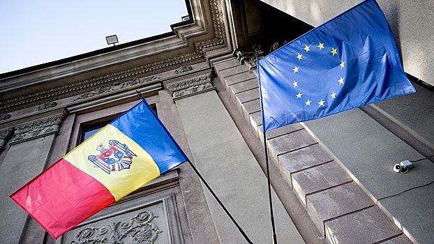 Санду призвала парламент готовиться к референдуму о вступлении Молдавии в ЕС