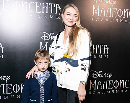 Оксана Акиньшина, Тата Бондарчук, Согдиана и другие звезды с детьми вышли в свет
