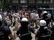 Десятки человек пострадали и 47 задержаны в ходе ночных беспорядков в Сербии