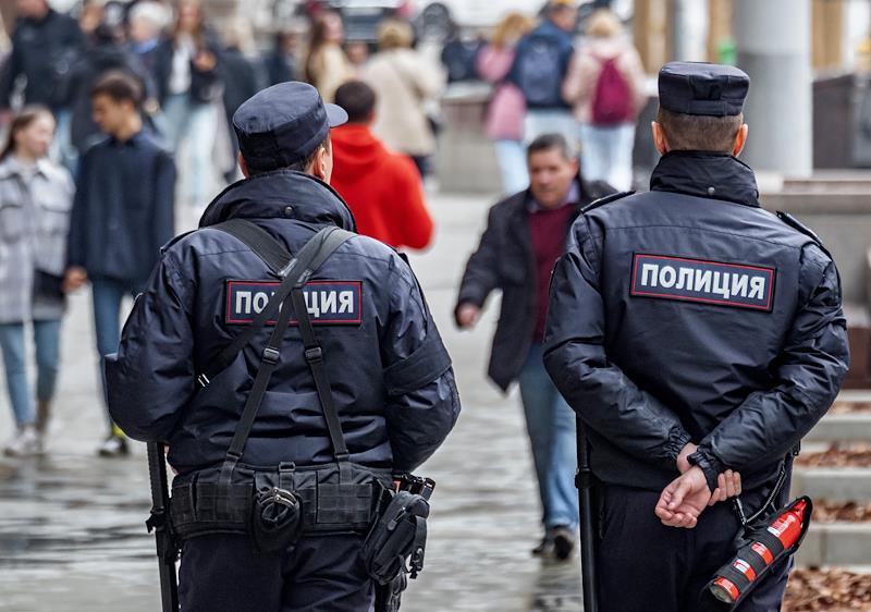 В Москве мужчина несколько раз выстрелил в лицо полицейскому