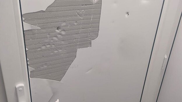 В Заречном вандалы изуродовали бесплатный туалет в парке