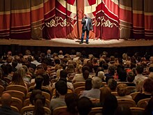 Орловский театр им. И.С. Тургенева закрыл 202-й театральный сезон комедией "ОСТОРОЖНО, ОБ-ХО-ХО-ЧЕШЬ-СЯ!"