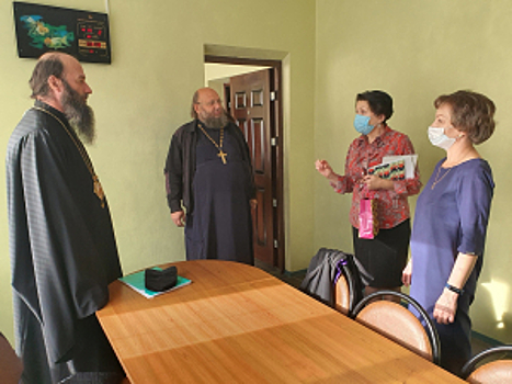  В Оренбургской области в рамках акции «С ненавистью и ксенофобией нам не по пути» полицейскими и общественниками проведена встреча со студентами 