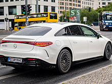 Mercedes вводит платную подписку за увеличение скорости авто